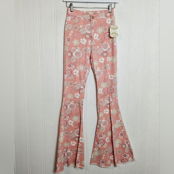 Altar’d State Feeling Groovy Floral Bell Bottom Pants Pink 70s Vibe XS NWT - Picture 2 of 14
